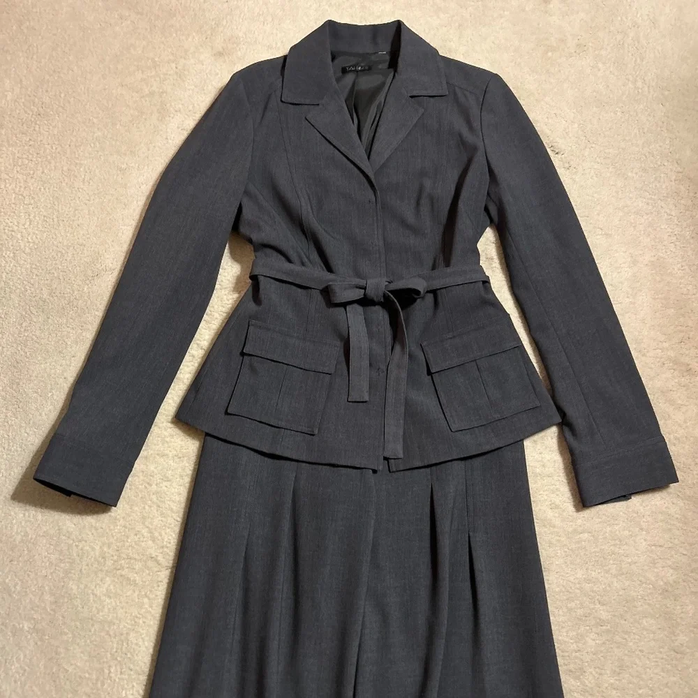 Tahari Dark Gray Suit Jacket, Size 8 - Picture 14 of 16